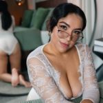 Phone masturbation Live On 1 on 1 cam with athletic KristinaWood Exposing my feet