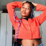 Masturbate and chat Live On Cam2cam with slender PeanutBug Barefoot display